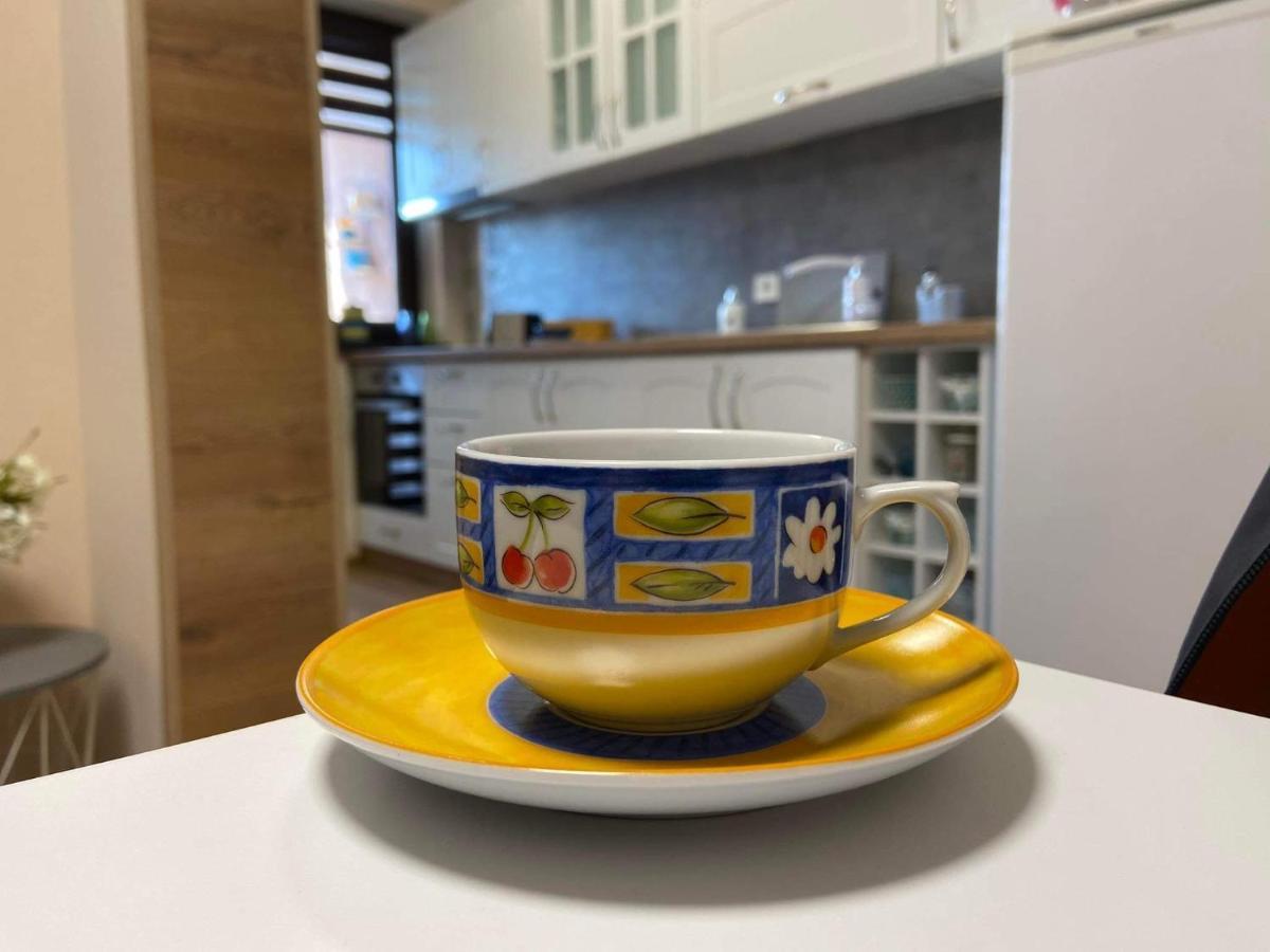 Flowers Garden Apartment ヴェリコ・タルノヴォ エクステリア 写真