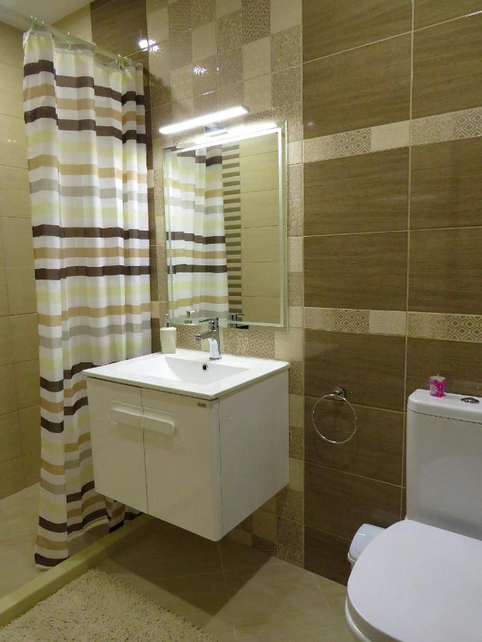 Flowers Garden Apartment ヴェリコ・タルノヴォ エクステリア 写真